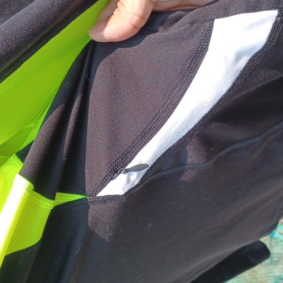 Fila Sport Black Performance Athletic Top,  Sz L, Black & Neon green - Picture 3 of 5